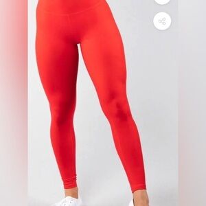 NWOT, Buffbunny Rosa Leggings, Salsa Red, Size Small